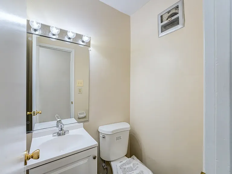 6660 Sanzo Rd — Photo 27