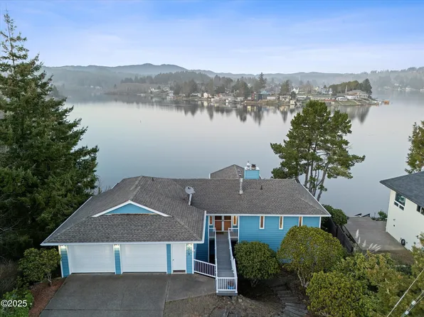 3212 NE 32nd Dr, Lincoln City, OR 97367