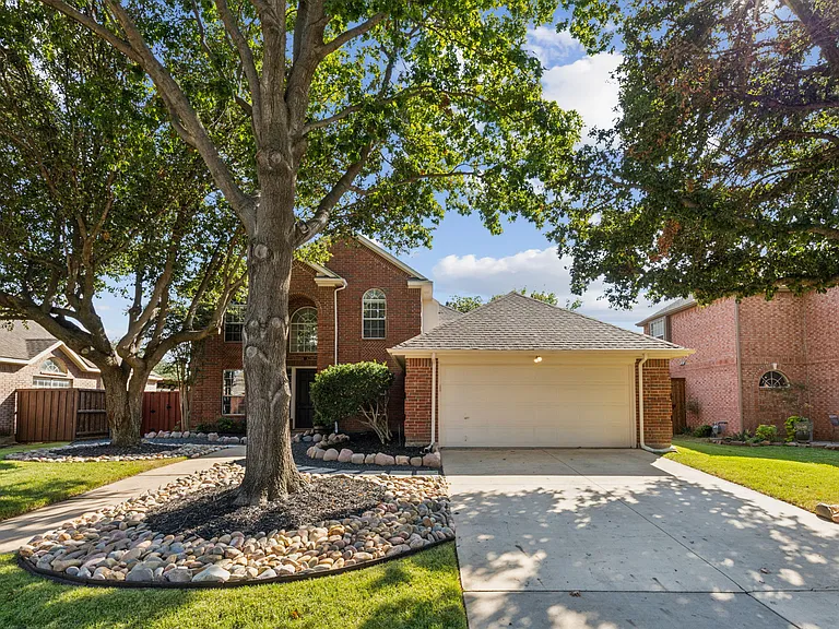 2917 Tophill Ln — Photo 2