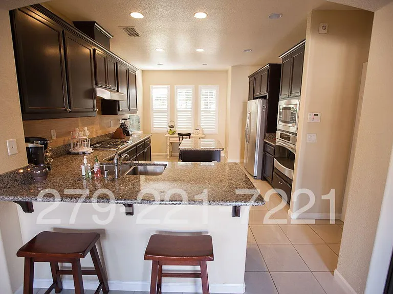 8058 Linda Isle Ln — Photo 4