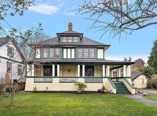 132 Government St S, Victoria, BC V8V 2K7