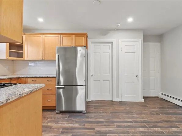 11 North Ave APT 4, Providence, RI 02906