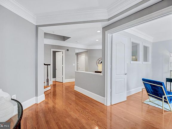 3rd image of 1856 Carpenter Rd