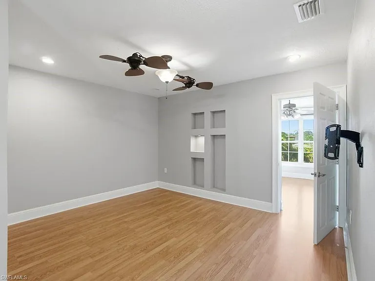 4920 Shady River Ln — Photo 22