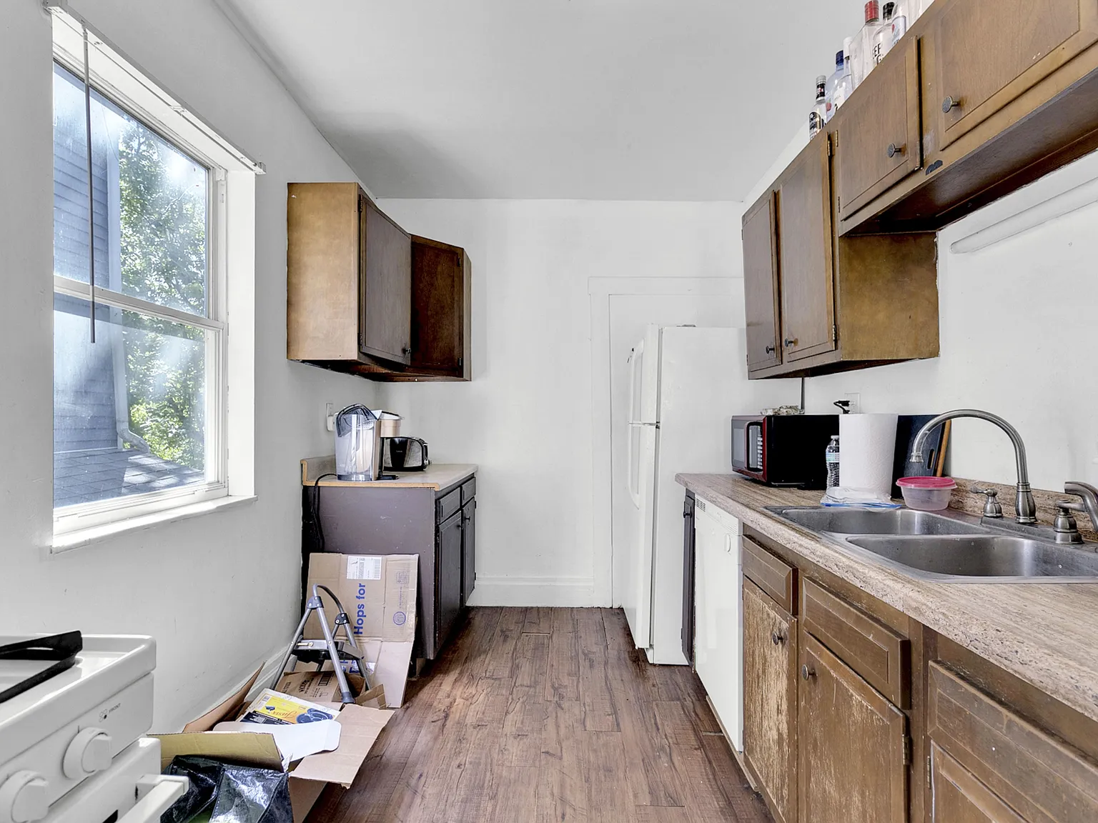 352 Stewart Street - 1 — Photo 3
