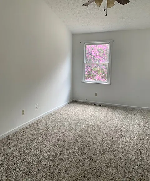 1050 Heatherwood Ct — Photo 11