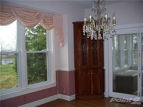 Dining Room w/Hardwood Floors