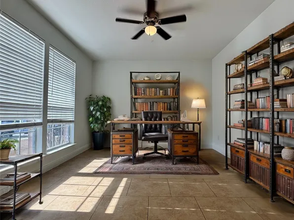 10476 Evening View Dr, Fort Worth, TX 76131