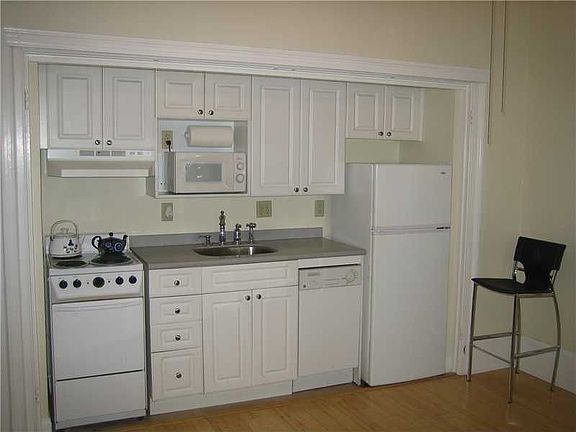 4th image of 835 Esplanade Ave #B