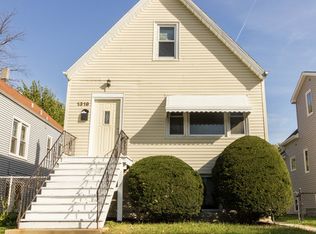 1319 Clinton Ave, Berwyn, IL 60402