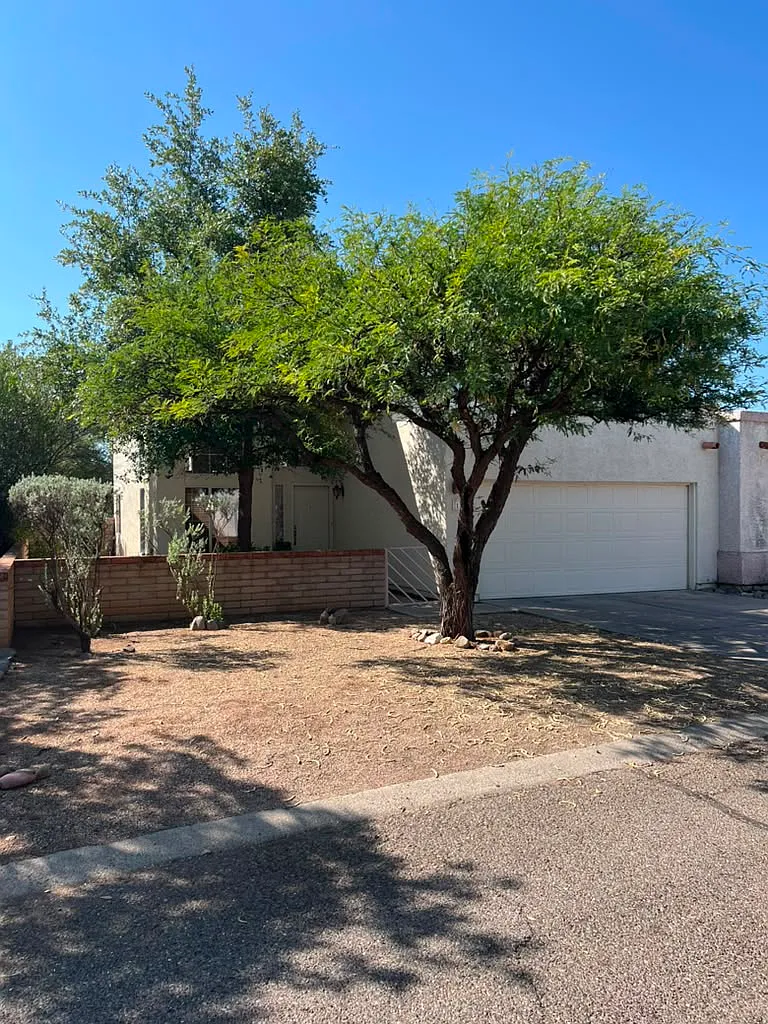 3 bed, 2.5 bath, 1947 sqft, $1,825 — Photo 1