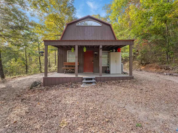 901 Martha Dr, Gadsden, AL 35901