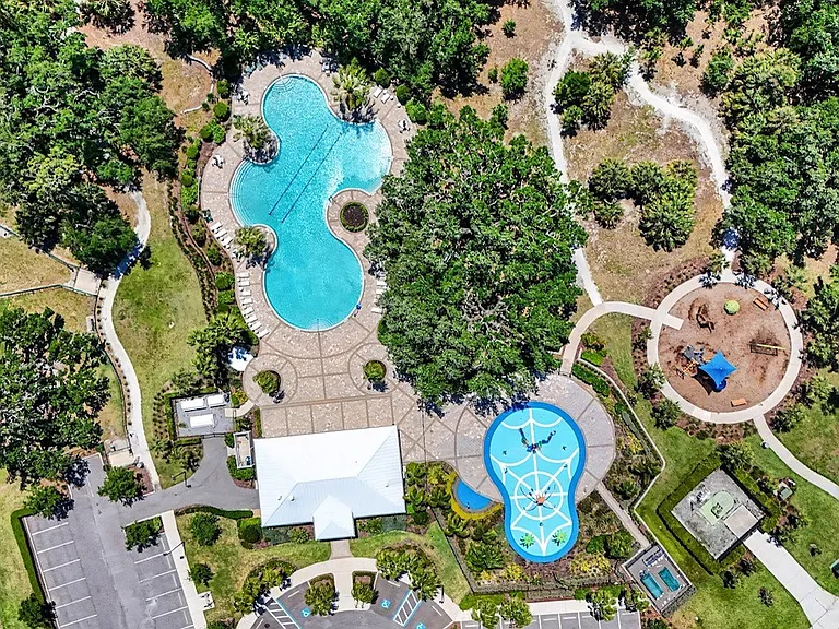amenities. Pool/ splashpad/ playground/ trail