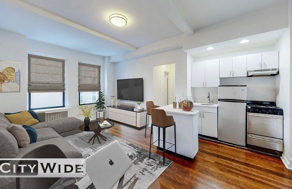 1st image of 140 E 46th St #10V