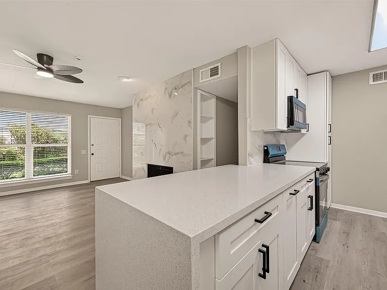 1860 White Oak Dr #311 — Photo 11