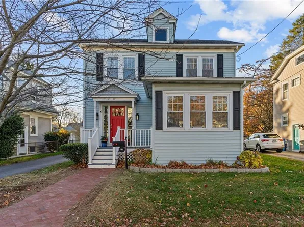 19 Bow St, Cranston, RI 02905