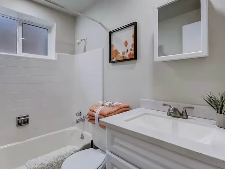 554 S Douglas St #2 — Photo 6