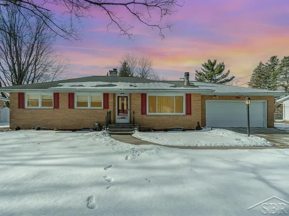 3811 Sharon Rd, Midland, MI 48642