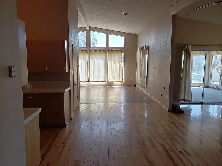 1598 Arland Rd — Photo 6