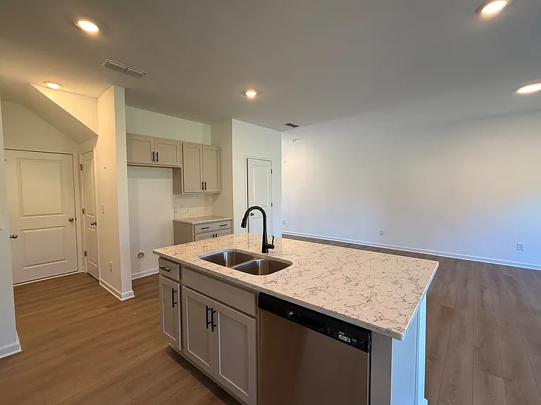 228 Kinship Dr SW — Photo 10
