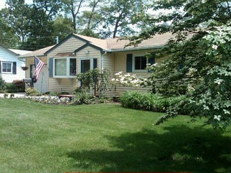 1st image of 324 Hyman Ave