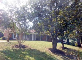 2025 10th St Blvd NW, Hickory, NC 28601