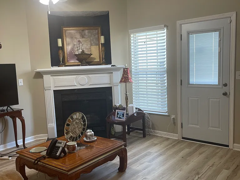4911 Walden Lake Sq — Photo 10