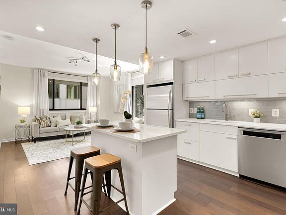 2nd image of 1010 Massachusetts Ave NW #211