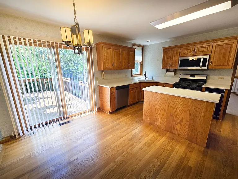 2286 Brookside Ln — Photo 8