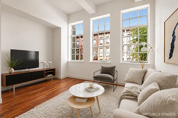 Living room, photo 1