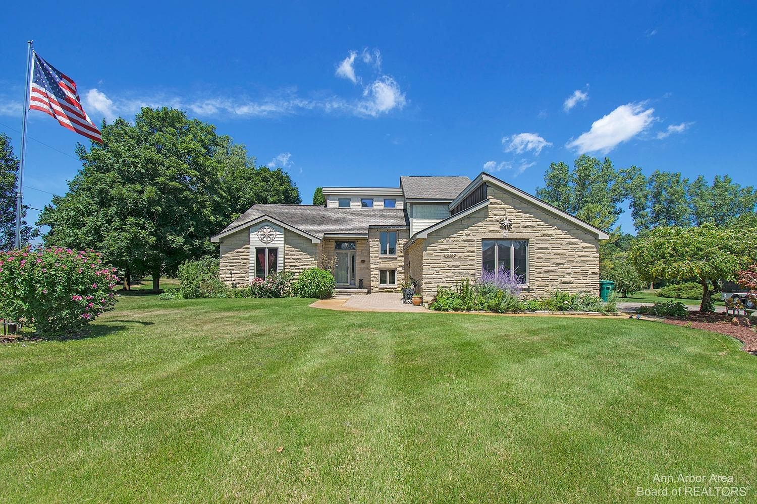 3682 Oak Park Dr, Saline, MI 48176 Zillow