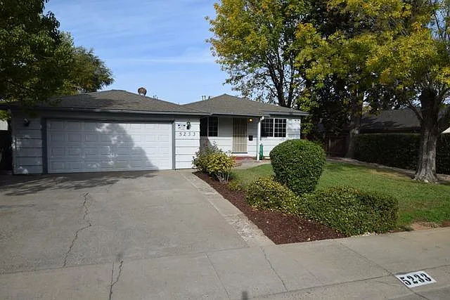 5233 Columbine Way — Photo 10
