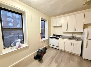 660 E 242nd St APT 1B, Bronx, NY 10470