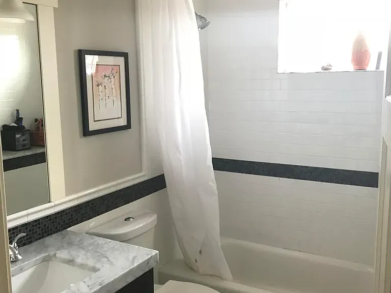 511 S Lombard Ave #1 — Photo 4