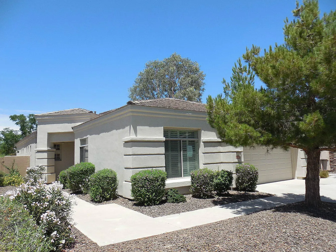 4 bed, 2343 sqft, $2,700 — Photo 3