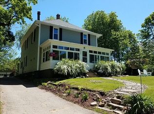 3435 Montgomerie Ave, Deephaven, MN 55391