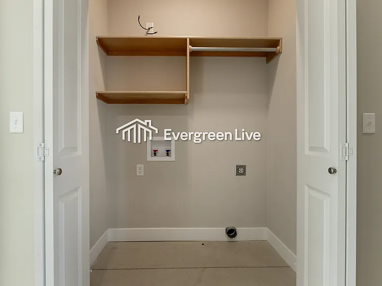 223 E Northern Ct — Photo 21