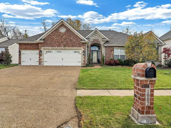 1002 Morgan Meadow Dr, Wentzville, MO 63385