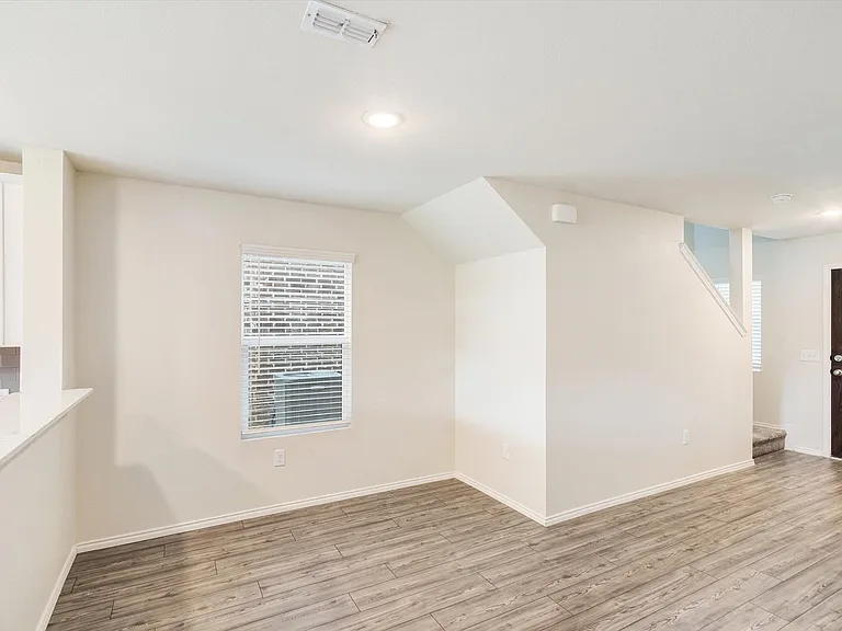 405 Glendale Dr — Photo 8