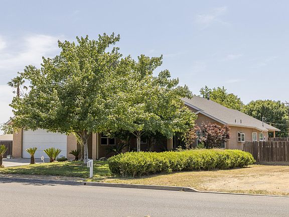 2nd image of 2231 S Chinowth Street