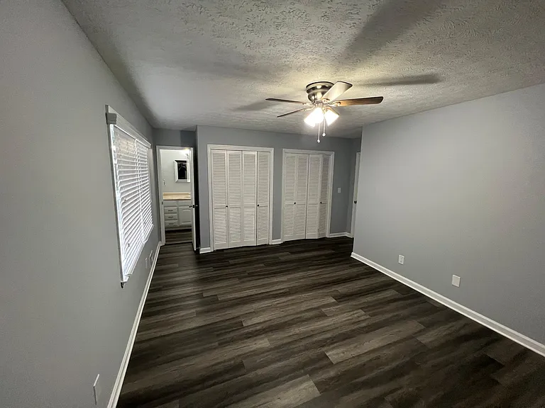 6959 Lockridge Dr — Photo 22