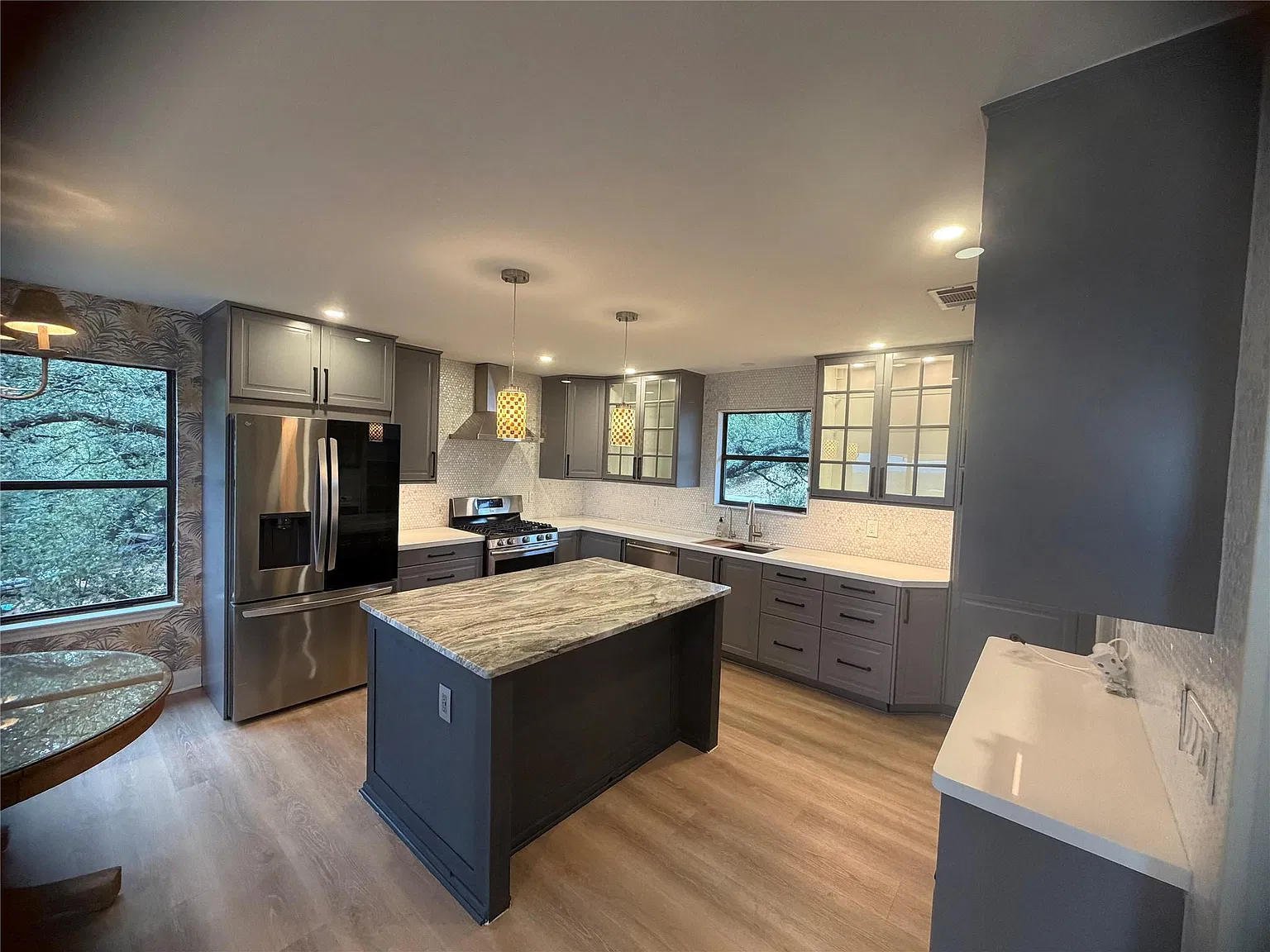 3 bed, 2.5 bath, 2638 sqft, $3,750 — Photo 3