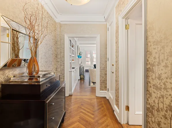 125 East 84th Street 8A image 2 of 7