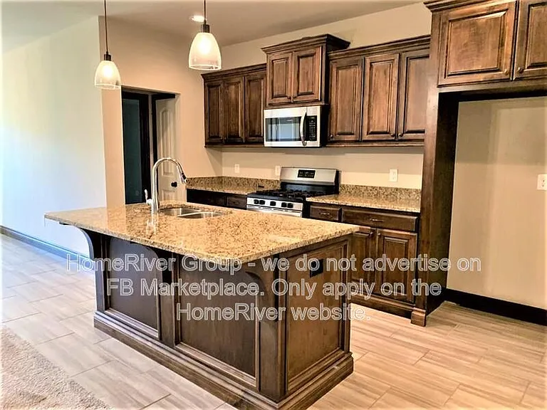 12732 NW 137th St — Photo 2