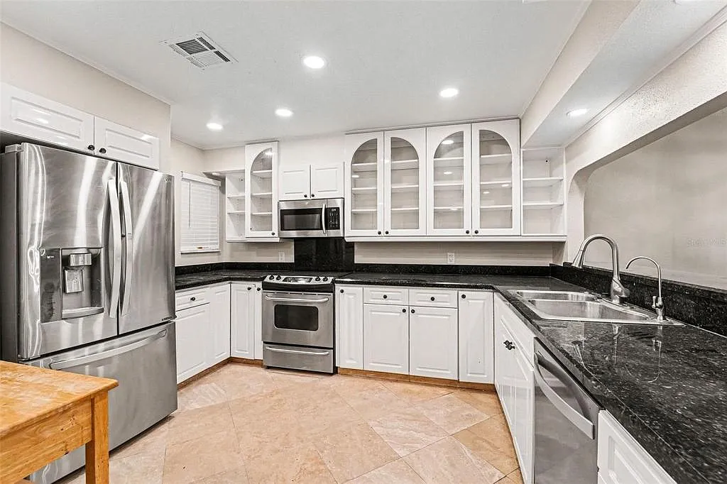 5567 Sea Forest Dr, apt 324 — Photo 4