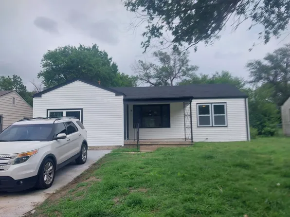 2620 N Chautauqua Ave, Wichita, KS 67219
