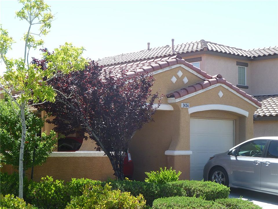 2nd image of 2434 Champagne Isle St