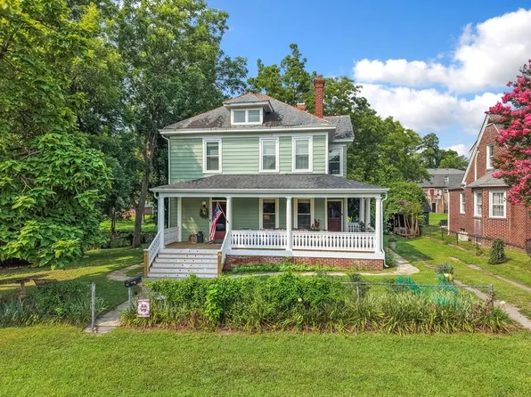 406 E Tennessee Ave, Crewe, VA 23930