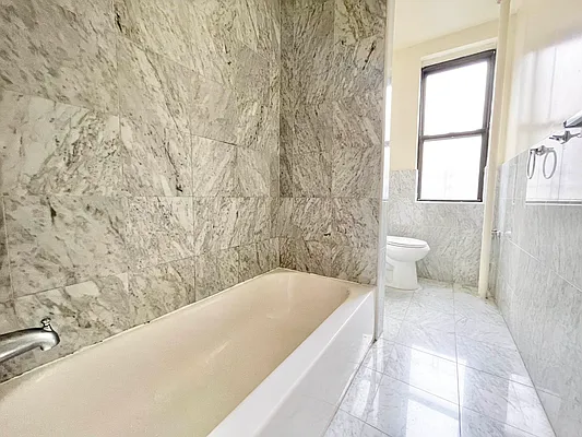 Rented by City Connections Realty | media 6