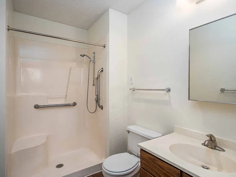 Heritage House — Photo 15